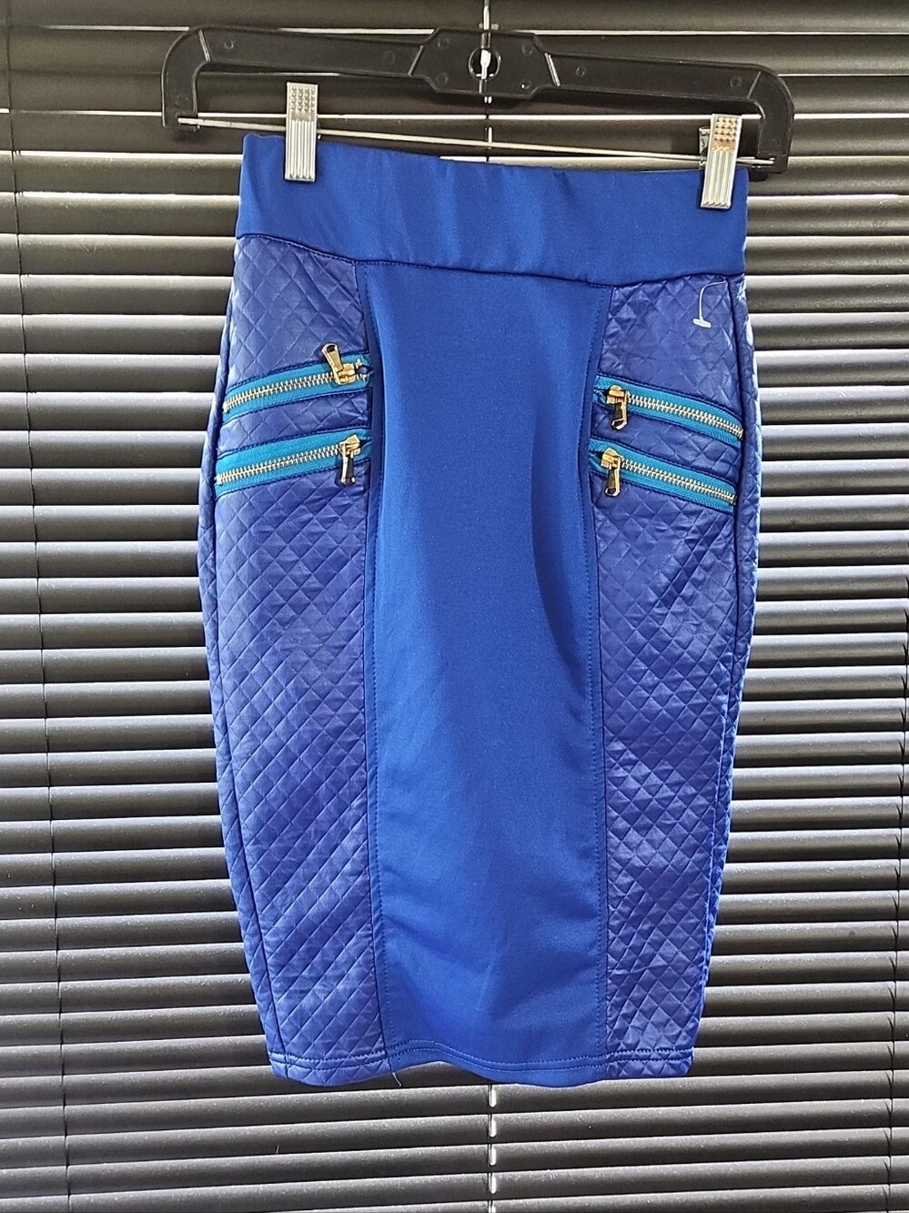 J&K Quilted Panel Pencil Skirt with Zip Details Size S